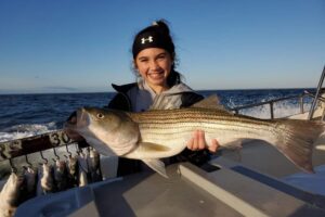 Best-Live-lining-rockfish-charter-charterboat-fishing-chesapeake-bay-9